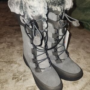 Girls youth winter boots